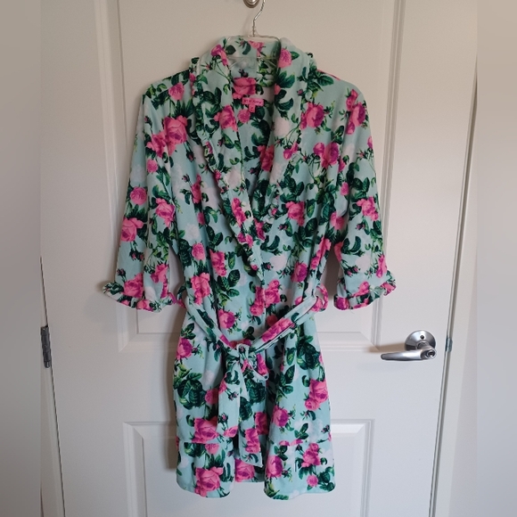 Betsey Johnson Other - Rare ** Betsey Johnson Green Floral Terry Robe